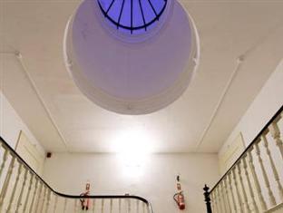 Hotel Alvares Cabral 3*